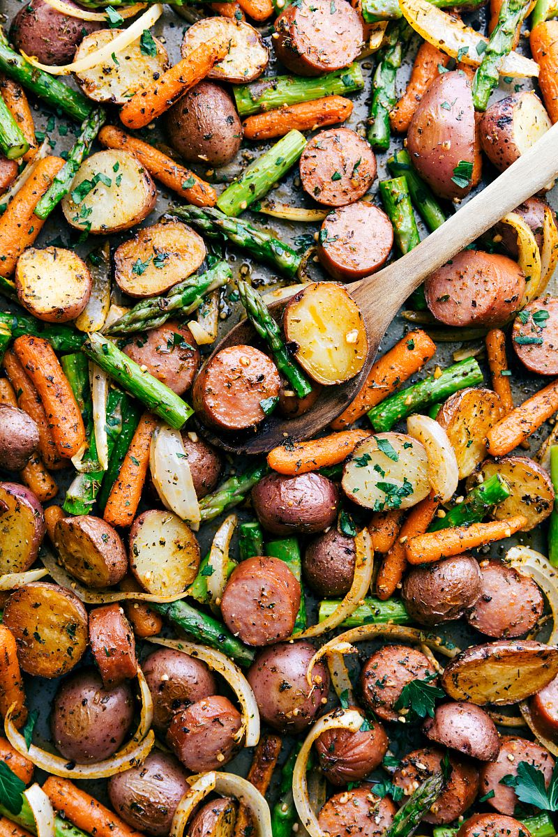 (One Pan) Roasted Garlic Potatoes, Asparagus, and Sausage